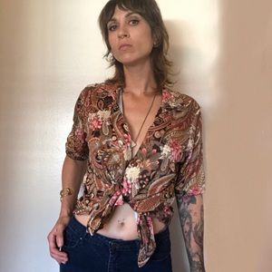 Beautiful polyester 70’s shirt